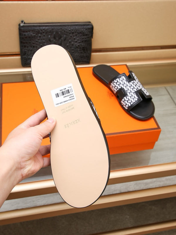 SANDALO HM ORAN IN PELLE DI AGNELLO NERA E BIANCA