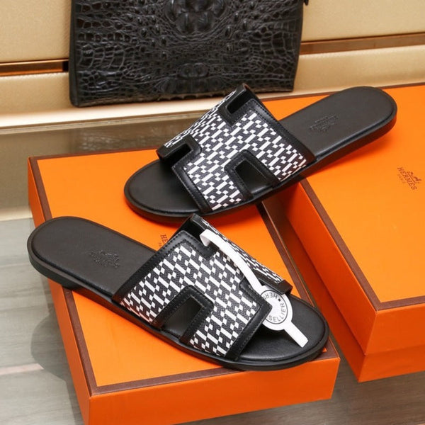 HM ORAN SANDAL BLACK AND WHITE LAMBSKIN