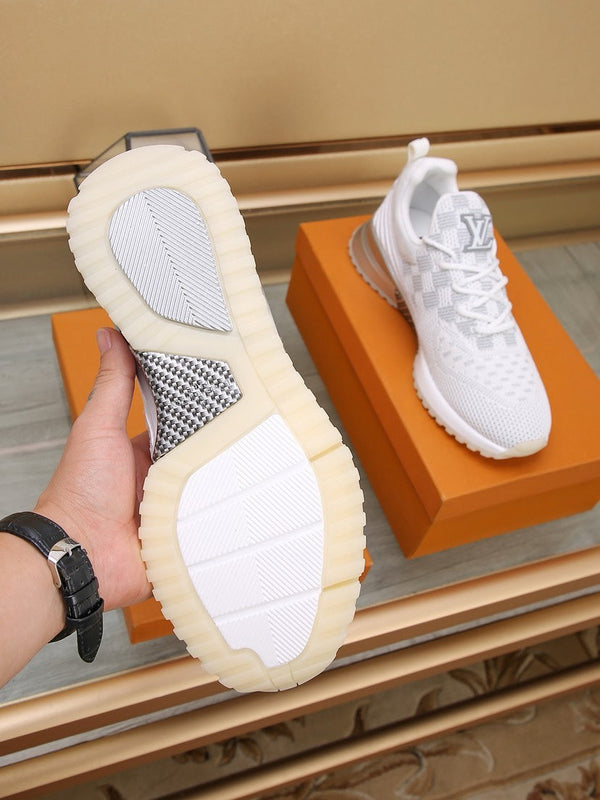 SNEAKERS IN WHITE MESH BREATHABLE AND RUBBER