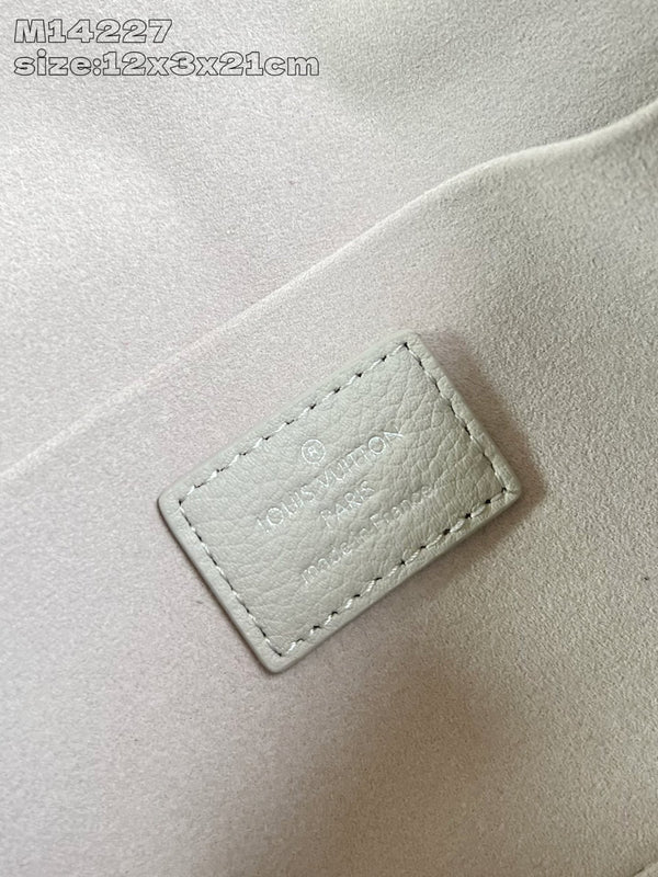 LV Pochette Felicie Brume Gray Monogram Cowhide 205525