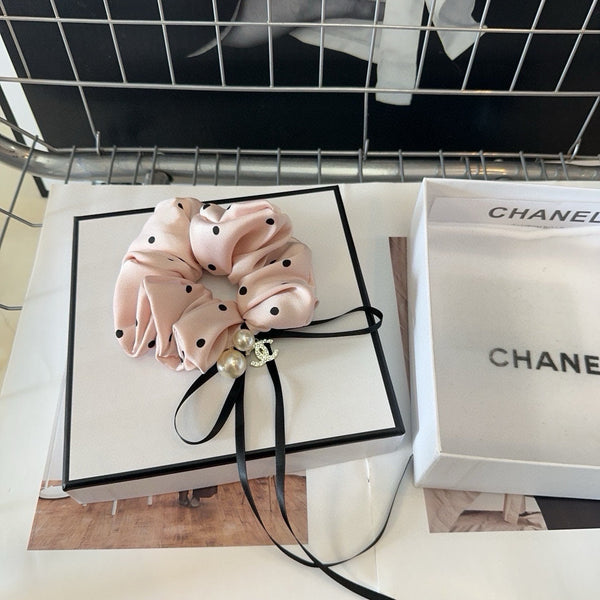 BLUSH PINK WRINKLE FABRIC SCRUNCHIE 358313