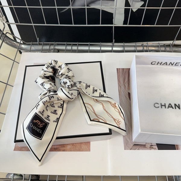 WHITE SILK SCRUNCHIES 432900