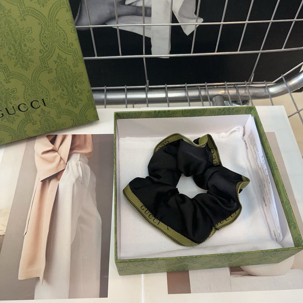 SCRUNCHIE IN BLACK AND GREEN TRIM SILK 432904
