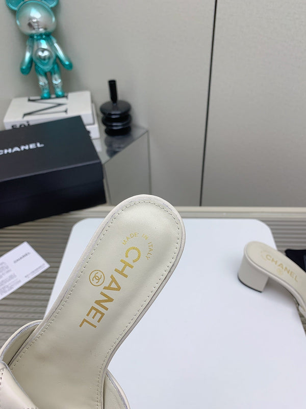 CC Mule Sandals 50mm In White Quilted Lambskin 148944