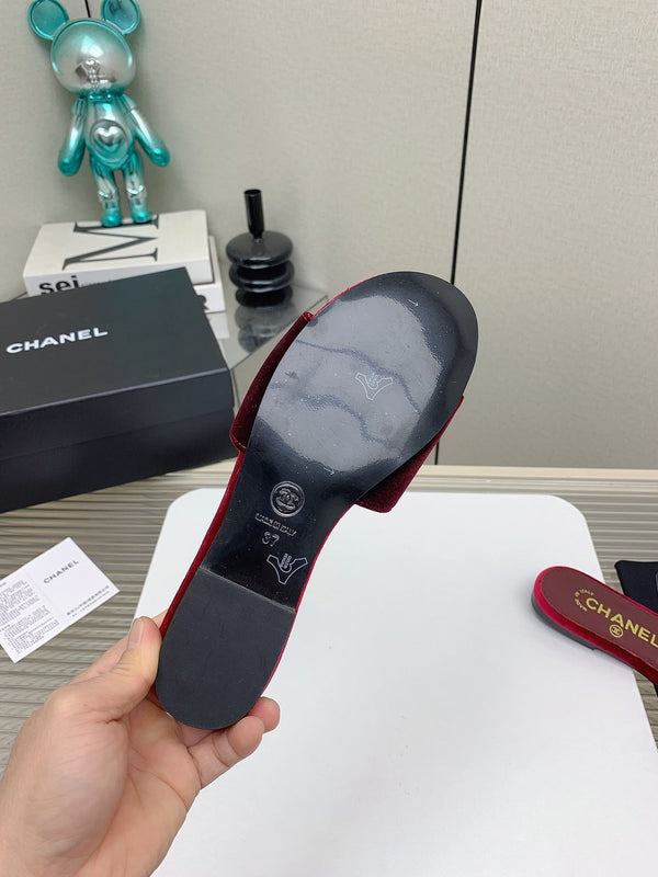 CC Slippers In Dark Red Velvet 148956