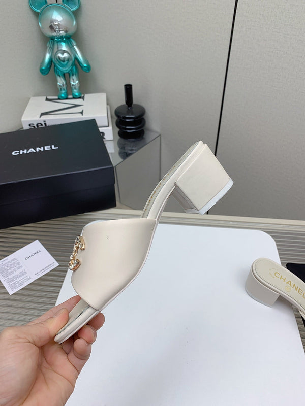 CC Mule Sandals 50m In White Lambskin 148978