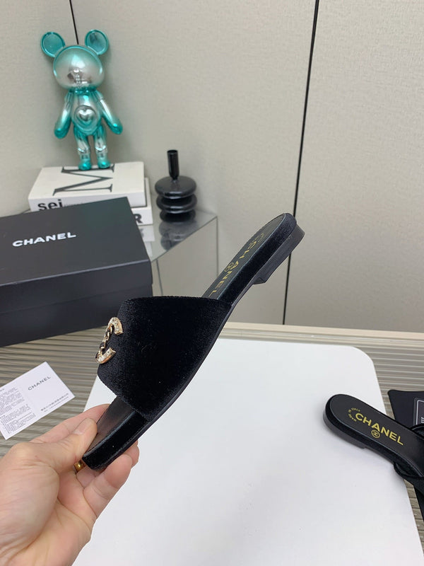 Ciabatte CC in velluto nero 148986