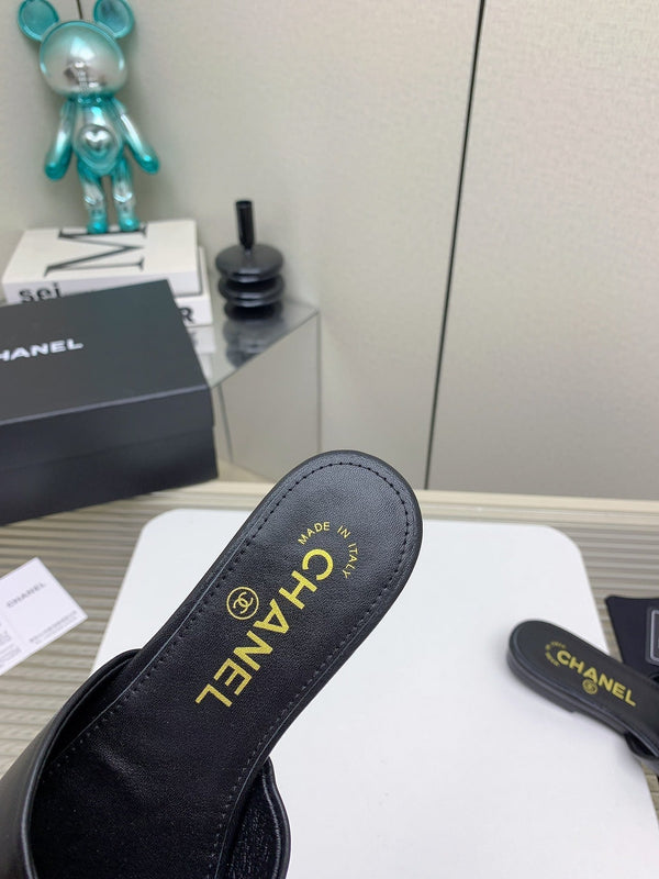 CC Slippers In Black Lambskin 148991