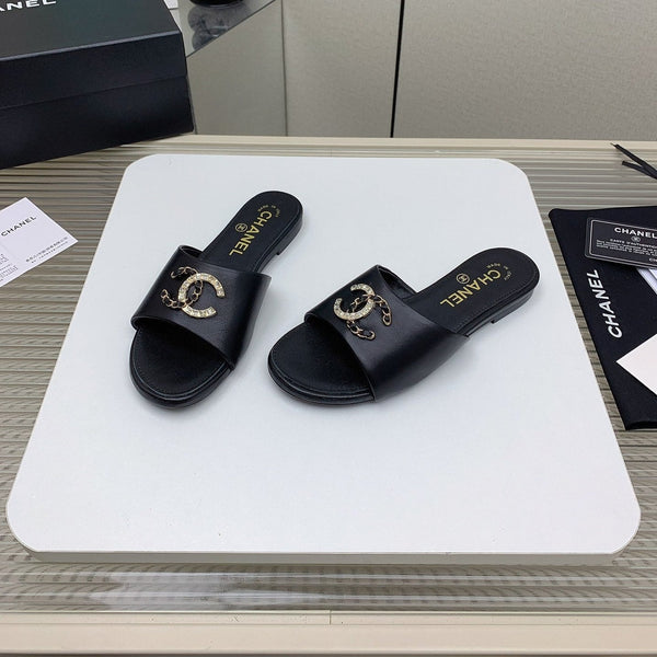 CC Slippers In Black Lambskin 148991