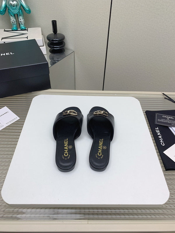 CC Slippers In Black Lambskin 148991