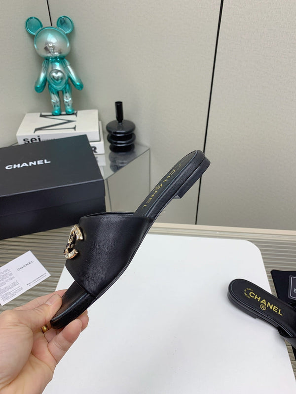 CC Slippers In Black Lambskin 148991