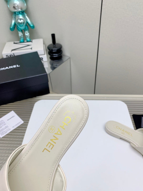 CC Slippers In White Lambskin 148993