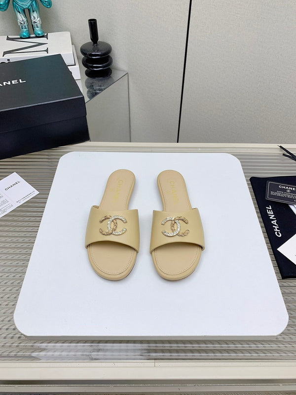 CC Slippers In Beige Lambskin 148995