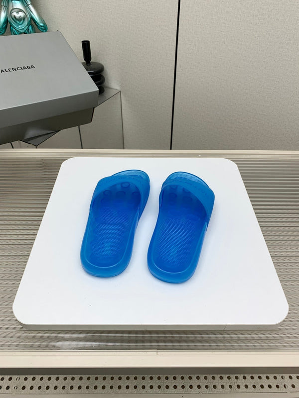 POOL SLIDE SANDAL IN JELLY BLUE RUBBER