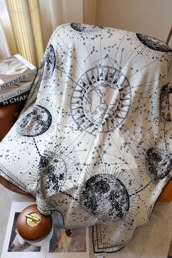 SCIARPA QUADRATA 140 CM IN SETA MISTA BIANCA E NERA CON MONOGRAMMA 393135