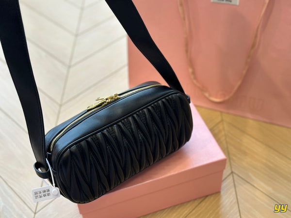 BORSA BAGUETTE 25 IN PELLE DI MONTONE NERA