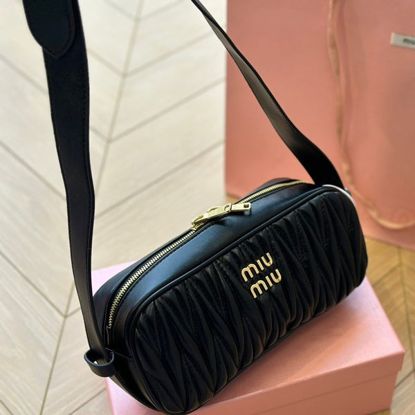 BORSA BAGUETTE 25 IN PELLE DI MONTONE NERA