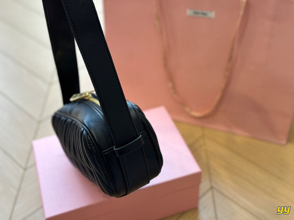 BORSA BAGUETTE 25 IN PELLE DI MONTONE NERA