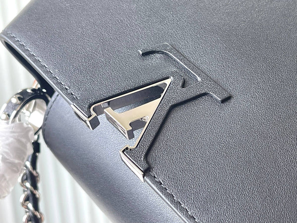 CAPUCINES EAST-WEST MINI 22 IN PELLE DI MONTONE NERA CON CRISTALLI E FERRAMENTA IN ARGENTO