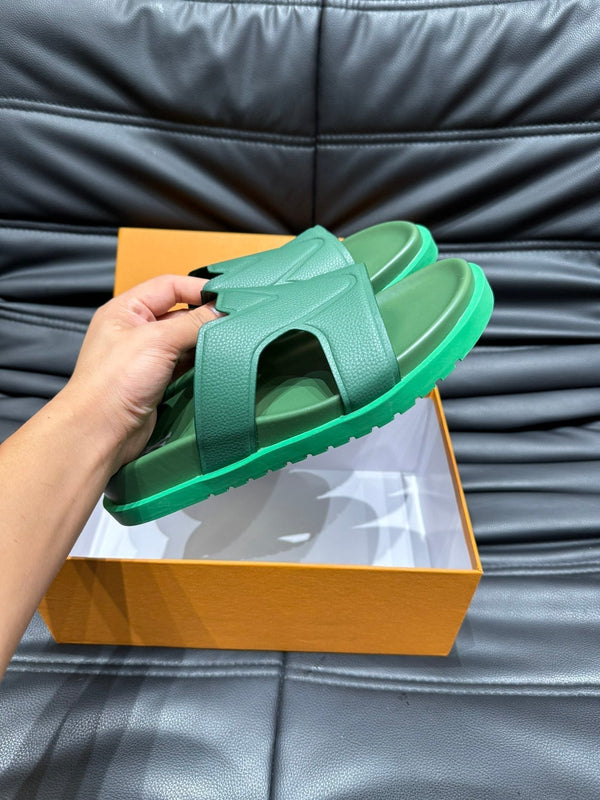 LV OASIS MULE IN PELLE DI VITELLO VERDE MARE