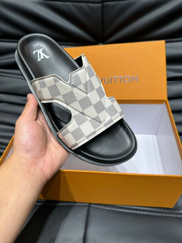 LV OASIS MULE IN WHITE DAMIER CALFSKIN