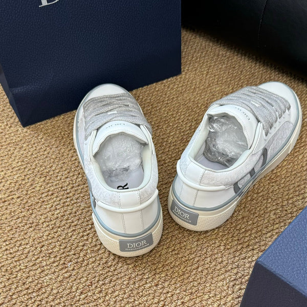 CD B33 Sneaker White Oblique Jacquard Fabric And Lambskin