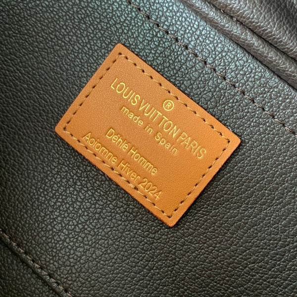 Lv Locker Dopp Kit 23 Brown Monogram