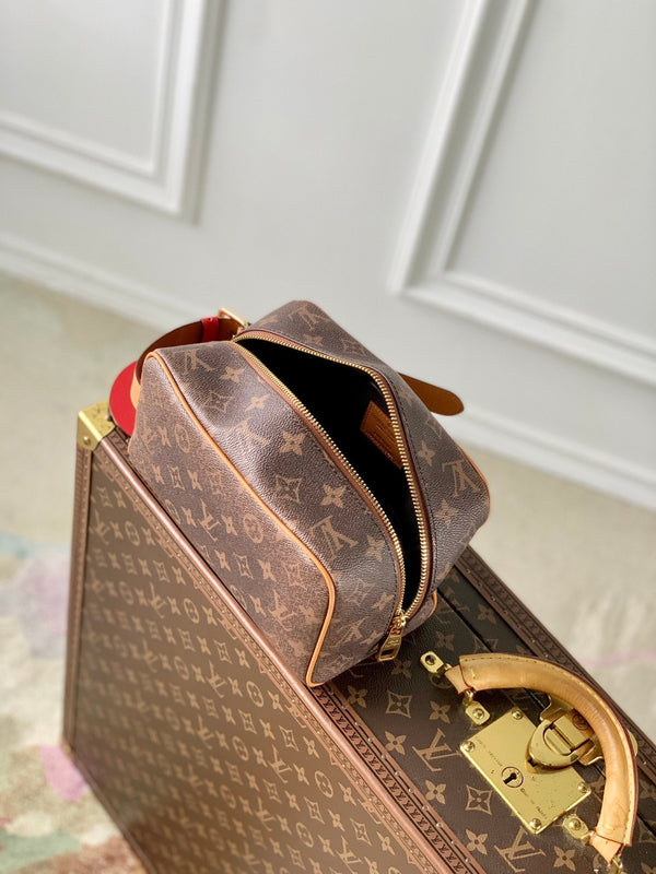 Lv Locker Dopp Kit 23 Brown Monogram