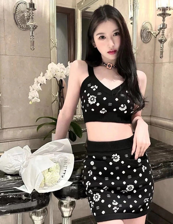 CHAIN CHOKER IN GOLD-PLATED METAL WITH  LEATHER THROUGH LINKS