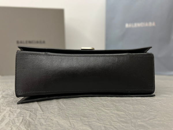 CRUSH SHOULDER BAG 31 IN BLACK CRUSHED CALFSKIN LEATHER STRAP SILVER HARDWARE