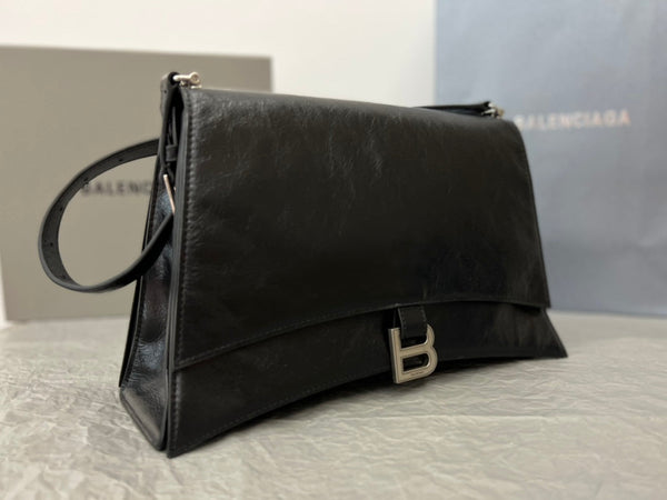 CRUSH SHOULDER BAG 31 IN BLACK CRUSHED CALFSKIN LEATHER STRAP SILVER HARDWARE