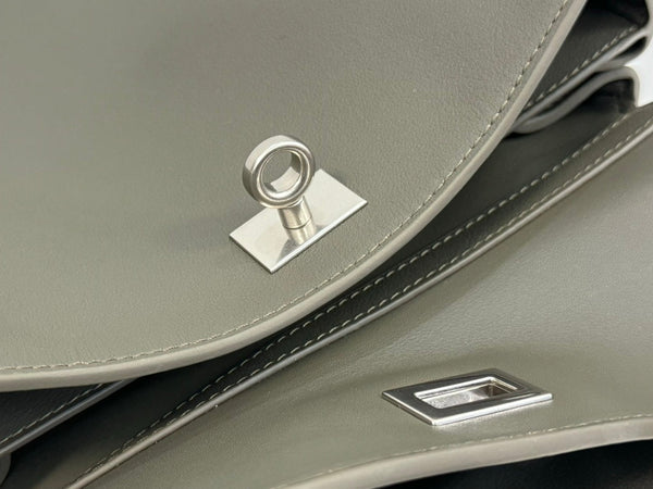 BORSA RODEO PICCOLA 29 IN PELLE DI VITELLO LISCIA VERDE KAKI CON FERRAMENTA IN ARGENTO