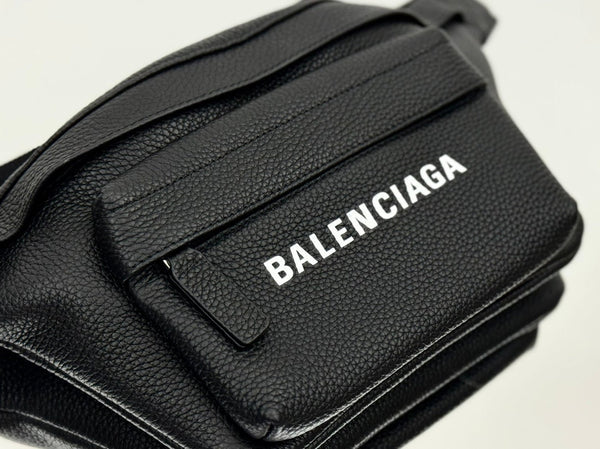 EVERYDAY BELTPACK 40 IN BLACK GRAINED CALFSKIN