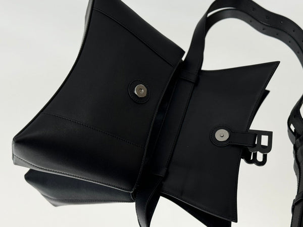 DOWNTOWN S CROSSBODY BAG 30 IN BLACK SOFT LAMBSKIN