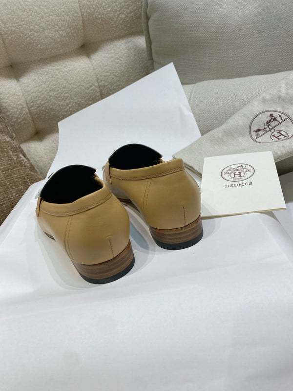 Mocassini HM Royal in pelle di vitello marrone latte 348023