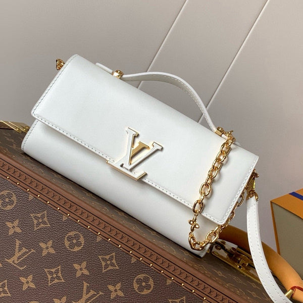 Wallet On Chain Capucines handbag White Cowhide 250408