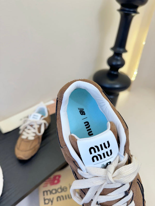 Miu x NB Sneaker Brown Suede 235810