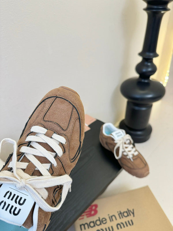 Miu x NB Sneaker Brown Suede 235810