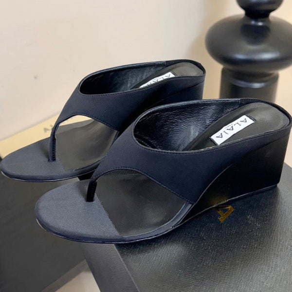 Alaia 25 Cube Thong Mules Black Satin Sheepskin 297039