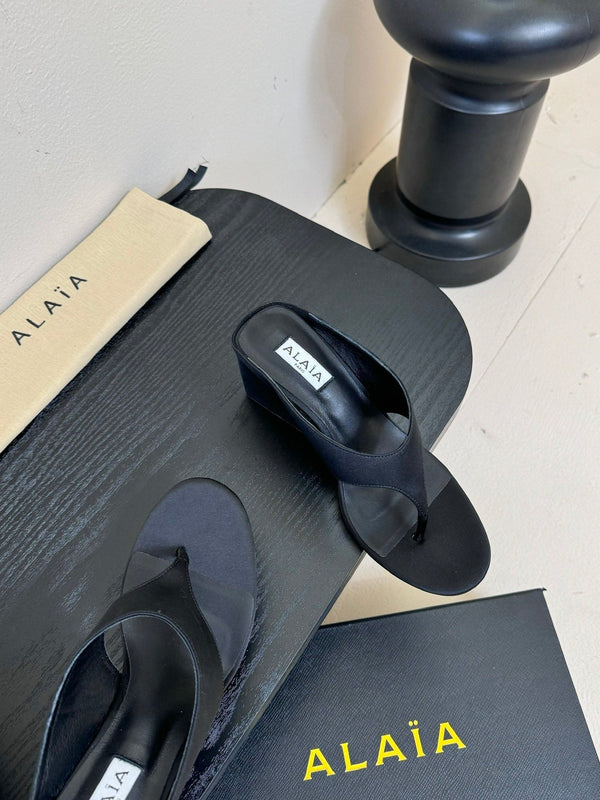 Alaia 25 Cube Thong Mules Black Satin Sheepskin 297039