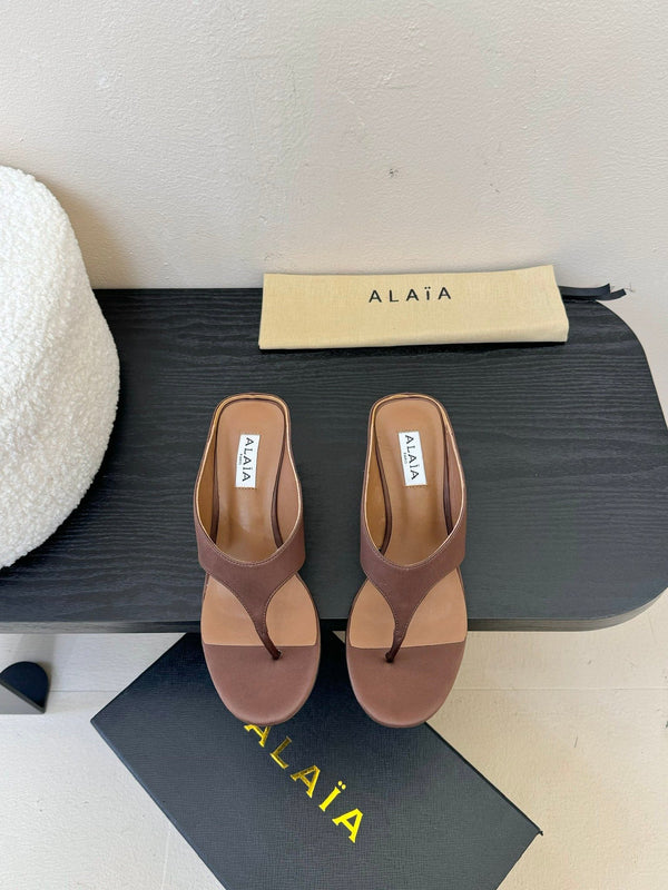 Alaia 25 Cube Thong Mules Brown Satin Sheepskin 297040