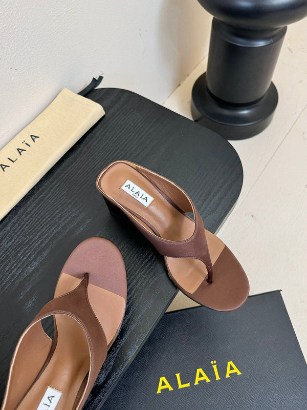 Alaia 25 Cube Thong Mules Brown Satin Sheepskin 297040