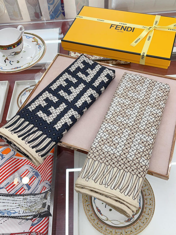 FF PONCHO 140 CM SCRAF IN BLACK MONOGRAM SILK CASHMERE