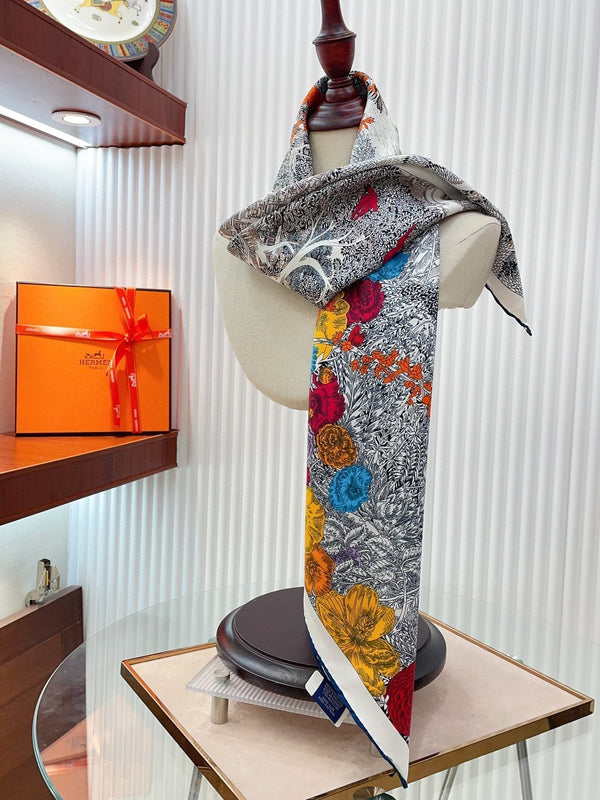 Retour A La Nature Shawl 90 CM In Grey Colorful Silk Twill 198583