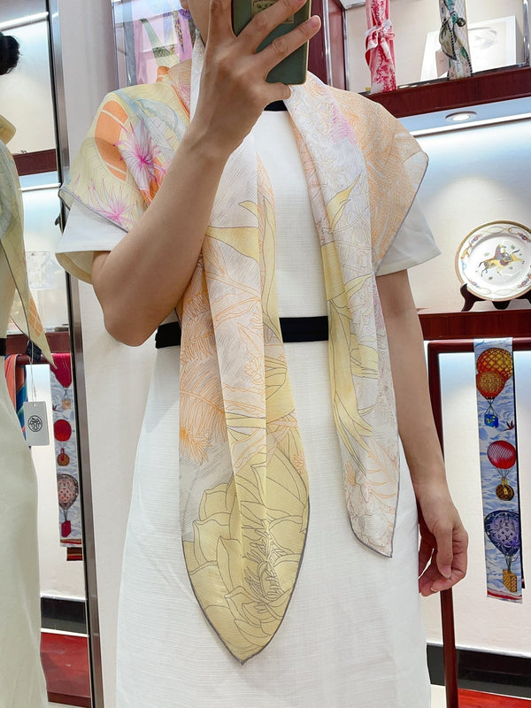 Faubourg Tropical Detail scarf 110 CM In Beige Colorful Silk  208584