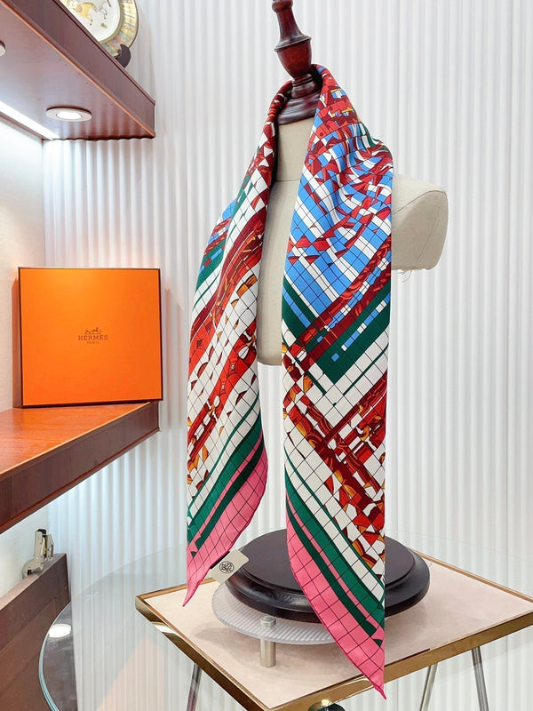 Coaching Deja-Vu Shawl 90 CM In Colorful Silk Twill  233126