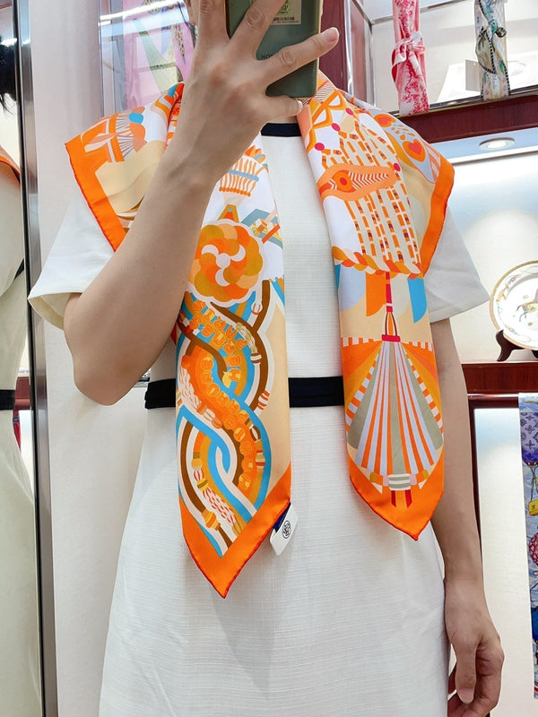 Haute Parure Scarf 90 CM In Orange Colorful Silk Twill 239534