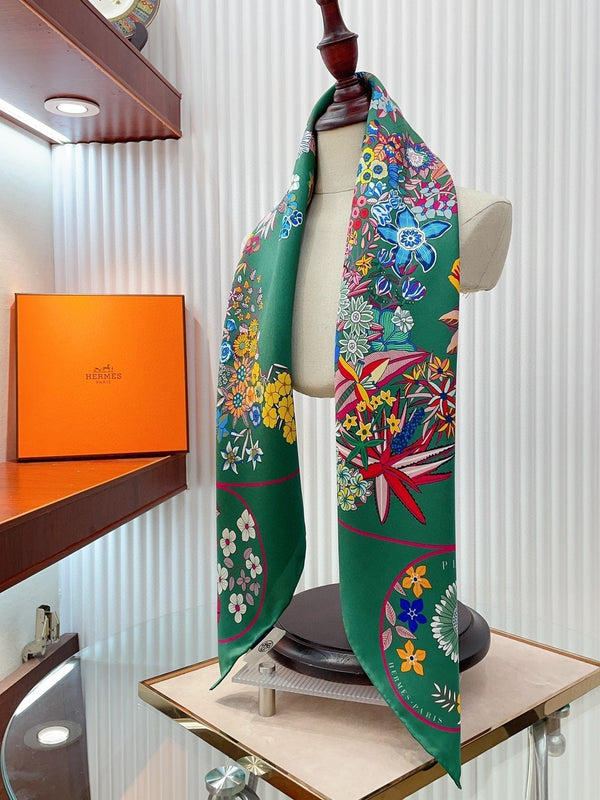 Planifleurs scarf 90 CM In Green Colorful Silk Twill 249921