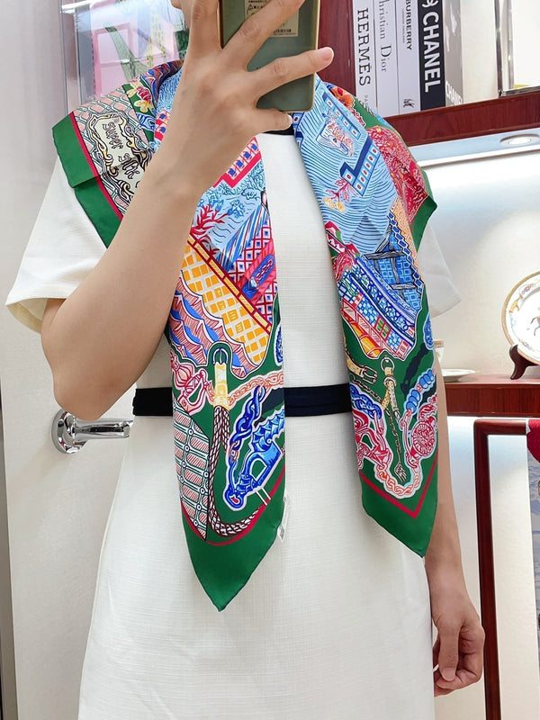 Gavroche Super Silk Quest Détail Scarf 90 CM In Green Colorful Silk Twill 274213