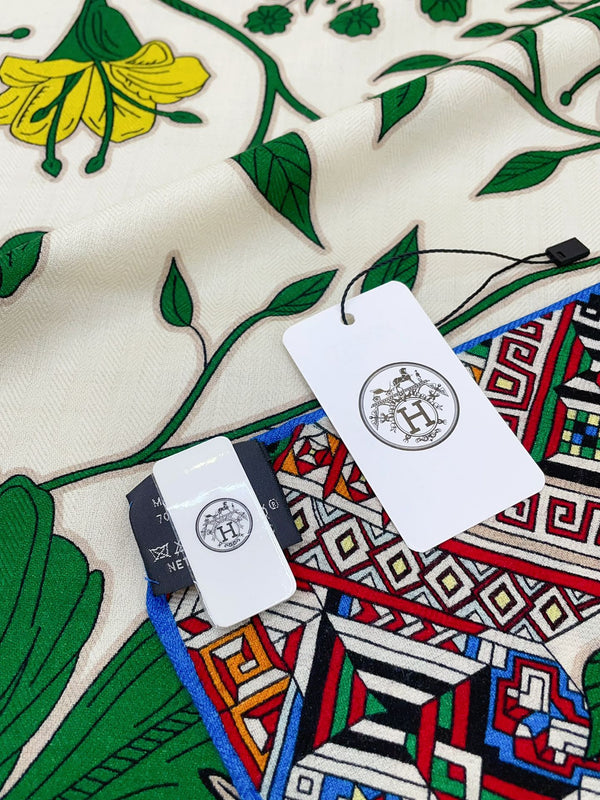 Le Jaguar Et Le Colibri Shawl 135 CM Green Colorful Cashmere And Silk 281676